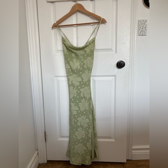 Sweetpot Pistachio Green Lace-Up Dress with Floral Appliqués - US 2 (NWT) - Picture 5 of 8